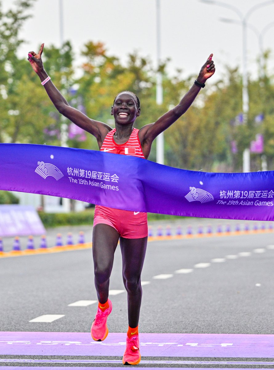 lorlui2004's tweet photo. Today I crushed my 10km running PR by 2 mins! Pushing past the last wall feels like flying—next stop, half marathon. Who’s chasing their own PR this week https://t.co/YeFHVB2FVb