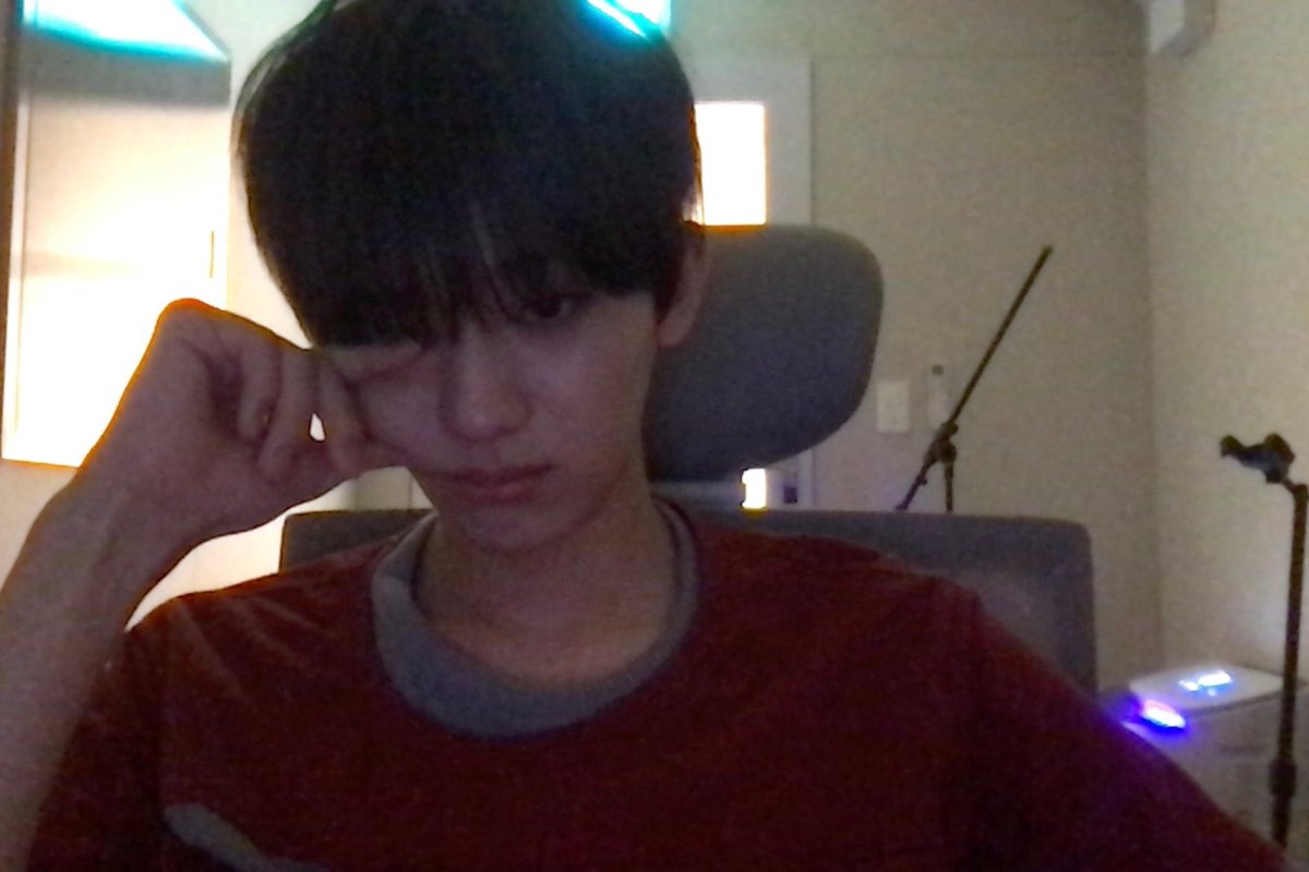 Meon1ng's tweet photo. 포토부스 셀카 ㄴㅁ좋다.. 주기적으로 주세요🤍🤍 https://t.co/Ke2XnKWjid