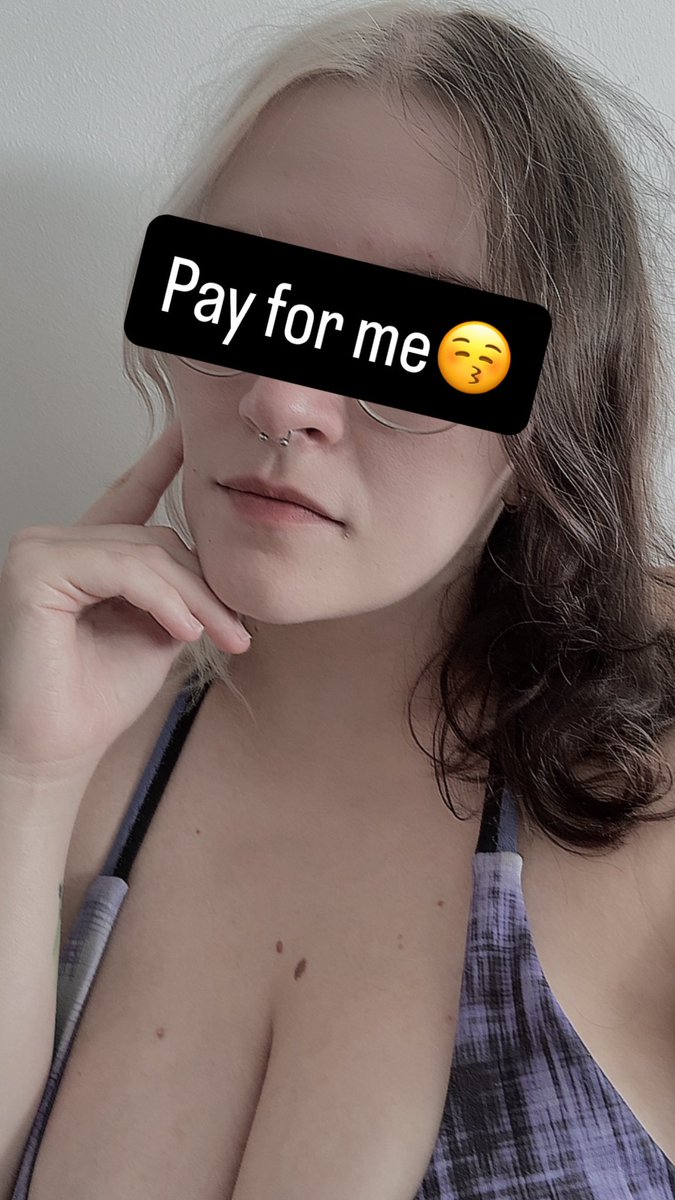 UncreativePixel's tweet photo. Who wants to pay for my bubbletea?🧋🖤 https://t.co/zDCKmGbmCQ