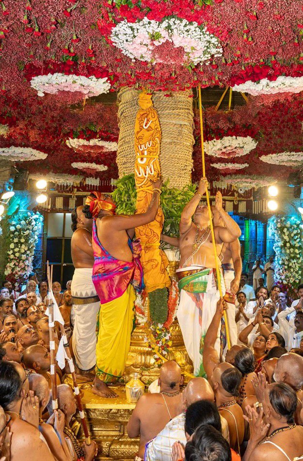 drmahishmak's tweet photo. ఎంత అందంగా ఉందొ అలంకరణ ❤️🧿🙏🏽
To all the workers at @TTDevasthanams 👏🏾👏🏾 #బ్రహ్మోత్సవాలు https://t.co/MorbCrDUfO