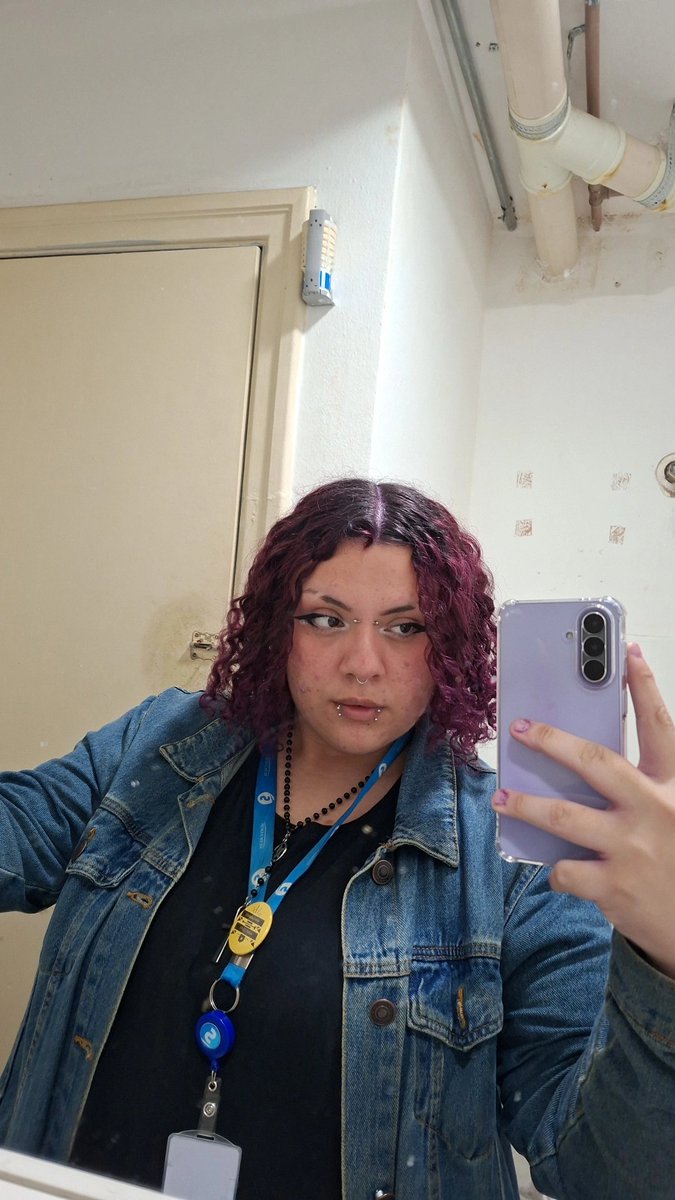 Tomarakyi's tweet photo. cabelo escuro meio q nao sei https://t.co/DWKTgcLHGF