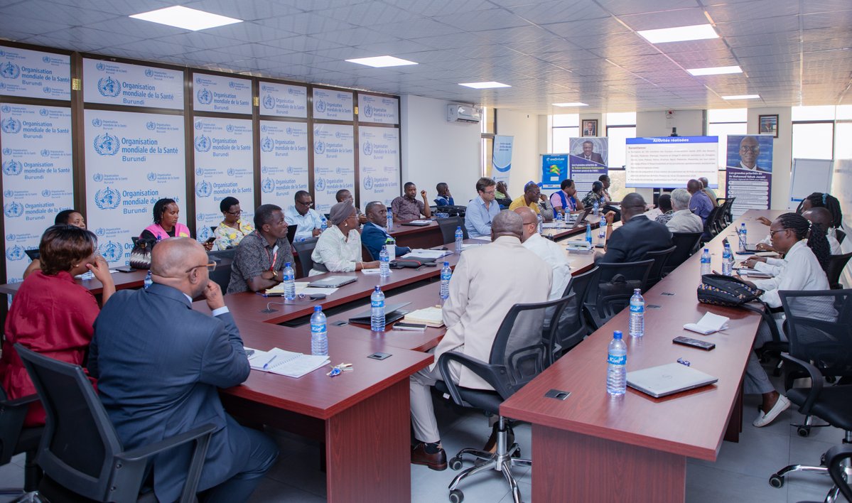 WhoBurundi's tweet photo. Cette rencontre a permis aux partenaires de partager les réalisations, les interventions planifiées et les principaux défis afin de renforcer la coordination, l’alignement des appuis et la préparation du pays face à la MVE. https://t.co/nzxPYRJoGl