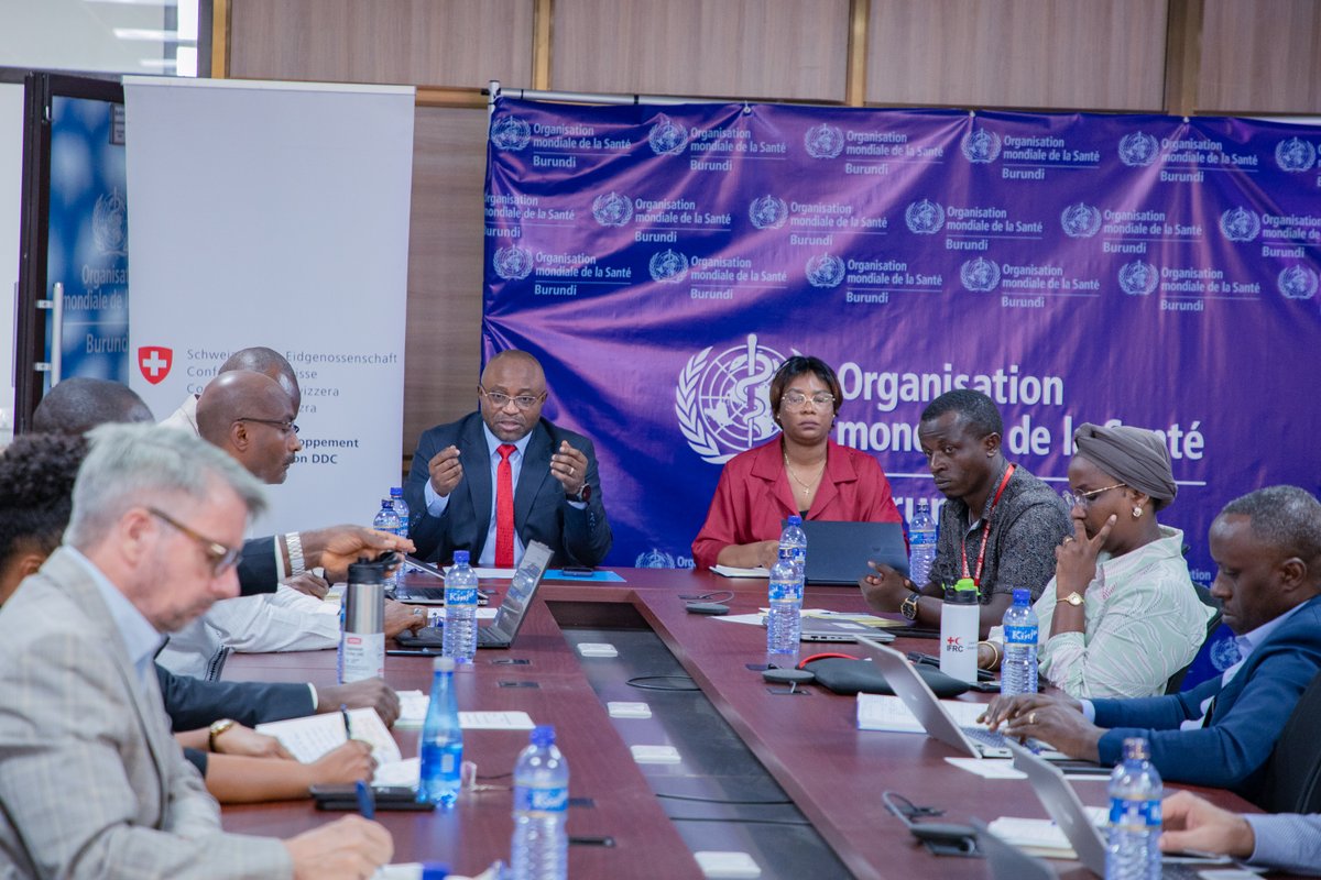 WhoBurundi's tweet photo. L’OMS, avec l’appui financier de la Coopération suisse, a co-présidé avec @AfricaCDC une réunion des partenaires engagés dans les urgences sanitaires afin de faire le point sur la situation épidémiologique et l’avancement des activités de préparation à la MVE au 🇧🇮. https://t.co/C1OcBHW5TE
