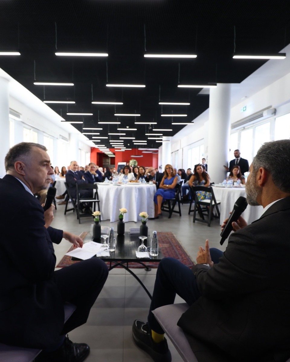 ESABeirut's tweet photo. SmartESA Launches “BoostLeClub”, ESA’s New Growth Accelerator for Lebanese Entrepreneurs!

The gathering also featured a conversation with Mr. Mohamad Arayssi, Co-Founder and CEO of Beesline, focusing on values, perseverance, and the realities of building a business in Lebanon. https://t.co/wdkREVNJHW