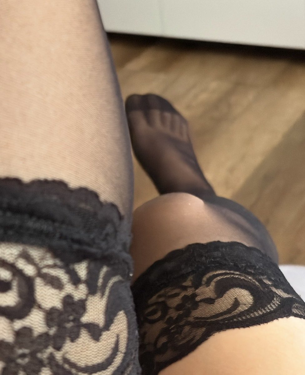 KarolinaFindom's tweet photo. Uwielbiam jak tak niewinnie przychodzicie do mnie od razu prosząc o przyjęcie kodu, kocham użyteczne pieski, które wiedzą co mają robić! 

findom blik dojenie stopy https://t.co/bO3R0YHfzu