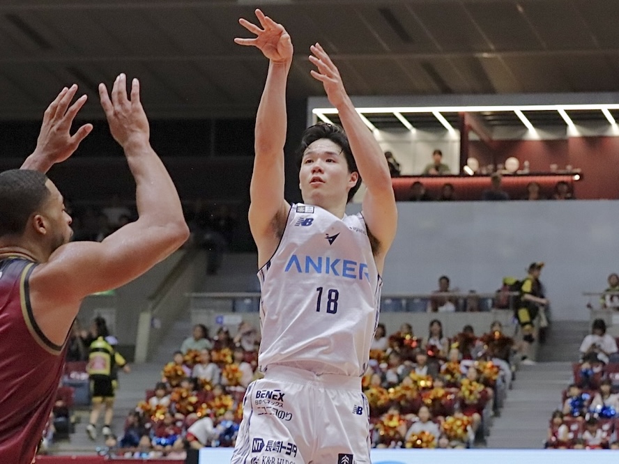 basket_count's tweet photo. 【#Bリーグ】
@n_velca
昨シーズン王者の長崎ヴェルカは新たなチームへと生まれ変わりました。これまで以上に中心選手としての役割を担う馬場雄大選手は、プレシーズンマッチから本気度の高いプレーを披露。馬場選手の勝利への飽くなき渇望がチームを駆り立てます！
https://t.co/VGmaP0bsqO https://t.co/5eoaeoFLWy