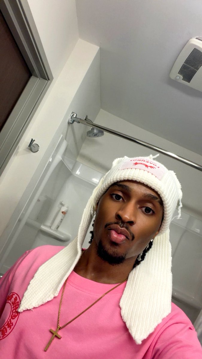 _kenmalik's tweet photo. Goatee era 2025 - 2026 you will be missed 😢 https://t.co/ug8zhmJU9k