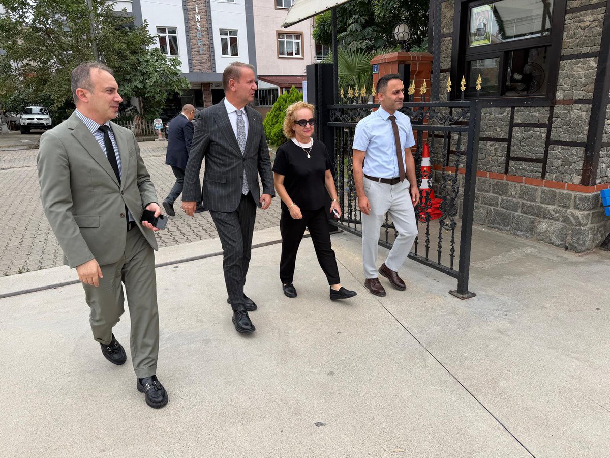orduniversitesi's tweet photo. Rektör Prof. Dr. Orhan Baş, Altaş Koleji Genel Müdürü Selman Altaş ve Kolej yönetimine ziyarette bulundu. Ziyarette kolej binasının ÖSYM sınavında kullanımına yönelik görüş alışverişinde bulunuldu. https://t.co/1y9rMsubAC