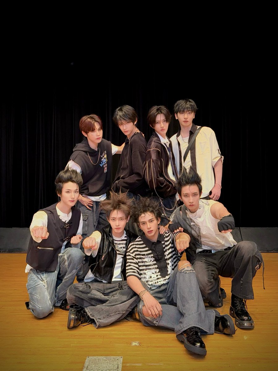 XODIACOfficial's tweet photo. [📸]

260915 FANMEETING IN JAPAN 

🔥DAY5 👊🏻

#XODIAC #소디엑 
#2026XODIAC_FANMEETING_JAPAN https://t.co/kRlF66pqgF