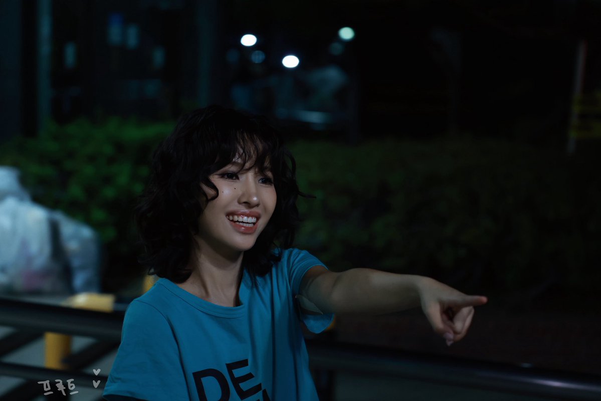 fruit_SOPP's tweet photo. 2609015   KBS 퇴근

대박
그러네! 

#소연 #SOYEON  
#아이들 #idle  
#끝내주는인생  
#퇴사할게여 https://t.co/7SY1byuDwu