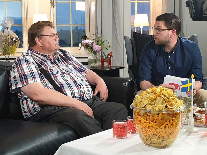 steez's tweet photo. @KarlssonMax @aholmqvist För lite chips https://t.co/tHv14MqMeD