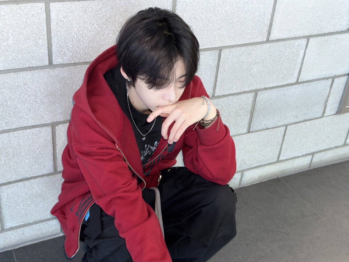official_mme_'s tweet photo. [#로익] 안녕하세요 준일형의 일일매니저 로익입니다😎
(든든했죠 형?)

#AGD #ROIC https://t.co/Y5vUgSCj3F