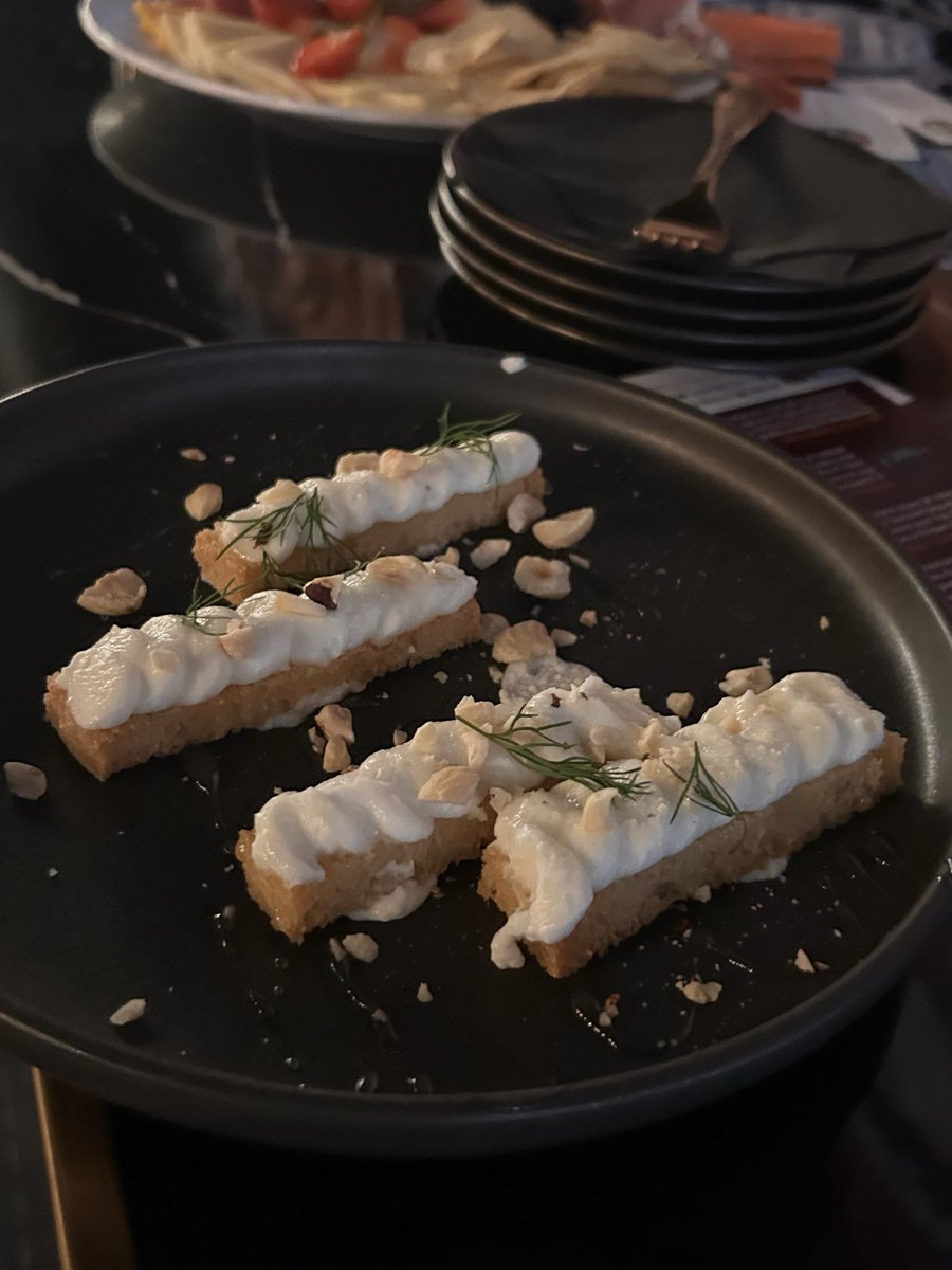 MoVernie's tweet photo. And of course, the cocktails and snack bites are great here @watsonstoronto.

#FloridaTIFF #FloridaFilm #TIFF #FilmingInFlorida #MoVernie https://t.co/6WkAkex6Qs