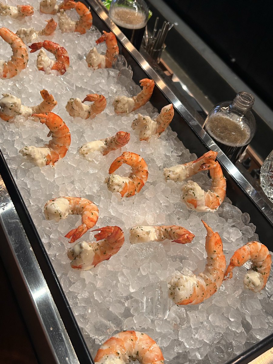 MoVernie's tweet photo. And of course, the cocktails and snack bites are great here @watsonstoronto.

#FloridaTIFF #FloridaFilm #TIFF #FilmingInFlorida #MoVernie https://t.co/6WkAkex6Qs