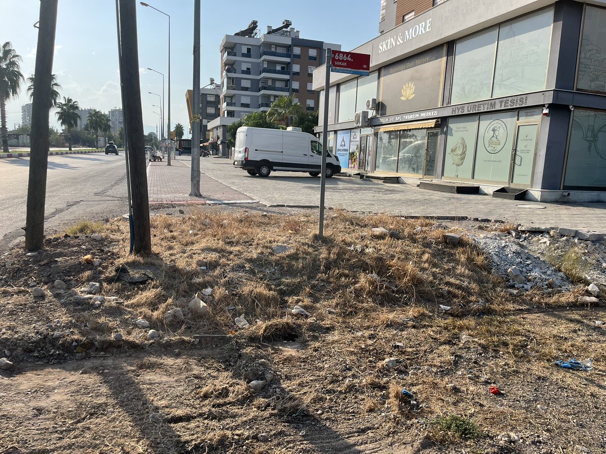omerincir's tweet photo. @kepezbelediyesi  4-5 yıldır yapılmadı .. kepez Göksu mahallesi 6864 sokak başlangıcı nenehatun caddesi girişi .. bu alanda çevre düzenlemesi yapılmasını istiyoruz artık https://t.co/AQyCRWKIJe
