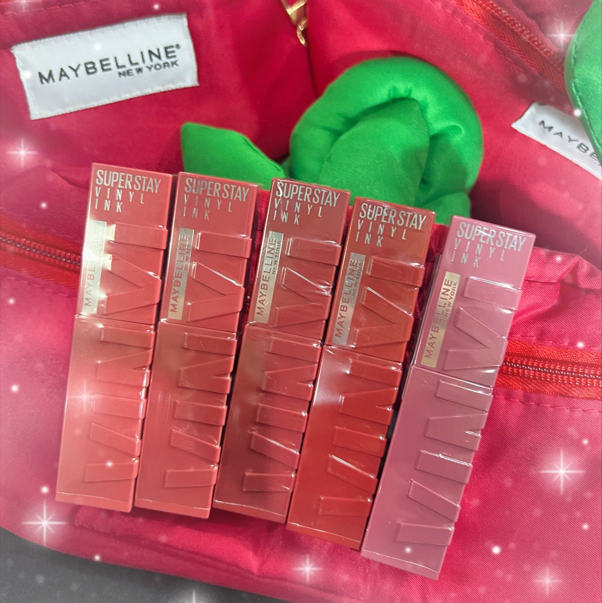 _skv1996's tweet photo. ส่งไวมากค้าบ พ่อค้าน่ารัก ลิปกับกระเป๋าก็น่ารักก 

VINYL MILKSHAKE PHUTATCHAI
#MaybellinexPHUTATCHAI
#PHUTATCHAI https://t.co/fTHOKXpWDH