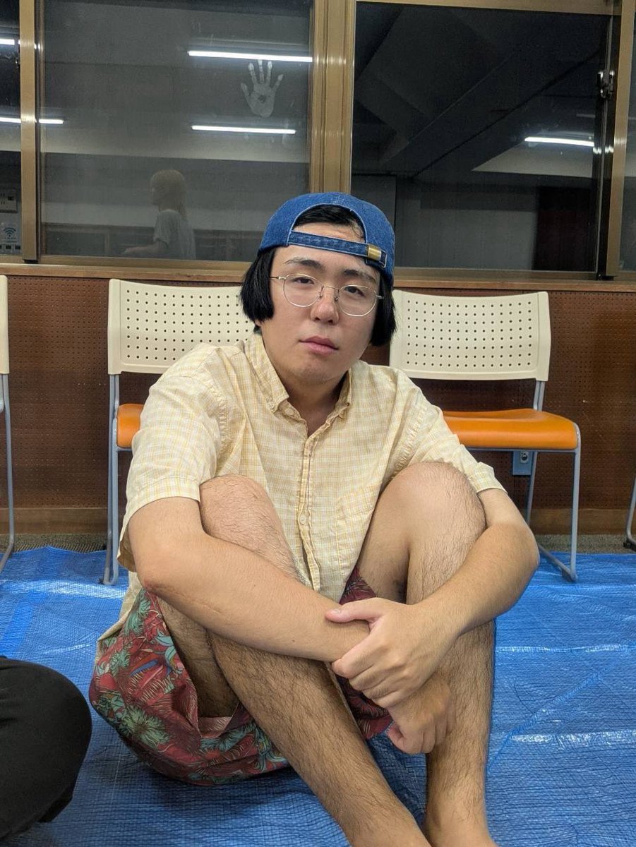 kne4v8's tweet photo. ☀️演者紹介☀️

①明治大学お笑いサークル木曜会Z
②キャプテン
③写っちゃってます

チケットはこちらから⬇️
https://t.co/Q9gAs10Pg3 https://t.co/38ax4yqxvH