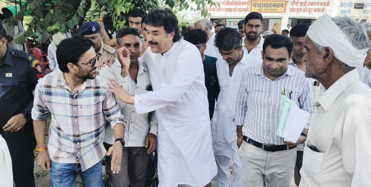 bishnoikuldeep's tweet photo. 2. आज भव्य बिश्नोई जी और भाई रणधीर पनिहार जी के साथ आदमपुर हलके के गांव किशनगढ़ और खारा बरवाला में आयोजित कई जलपान कार्यक्रमों में शिरकत की।

इस दौरान ग्रामीणों से आत्मीय मुलाकात हुई और गांवों में चल रहे विकास कार्यों एवं जनहित से जुड़े विभिन्न विषयों पर विस्तृत चर्चा की। ग्रामीणों के सुझावों और समस्याओं को गंभीरता से सुना तथा कई अहम विषयों पर आपसी विचार साझा किए।

इसके बाद शाम को हिसार स्थित आवास पर आम जनमानस की समस्याएं सुनीं और उनके समाधान का प्रयास किया।

जनसेवा, जनसंवाद और क्षेत्र के विकास का यह सिलसिला निरंतर जारी रहेगा। 🙏🏻