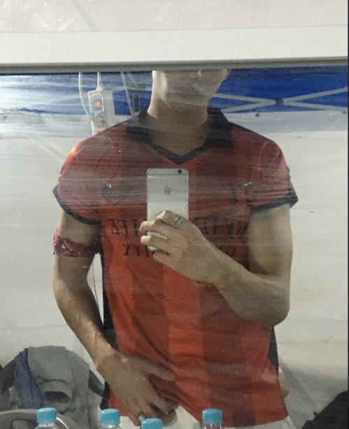 mysoulili's tweet photo. the kind of pics you upload to grindr https://t.co/ocqzdjHbWa