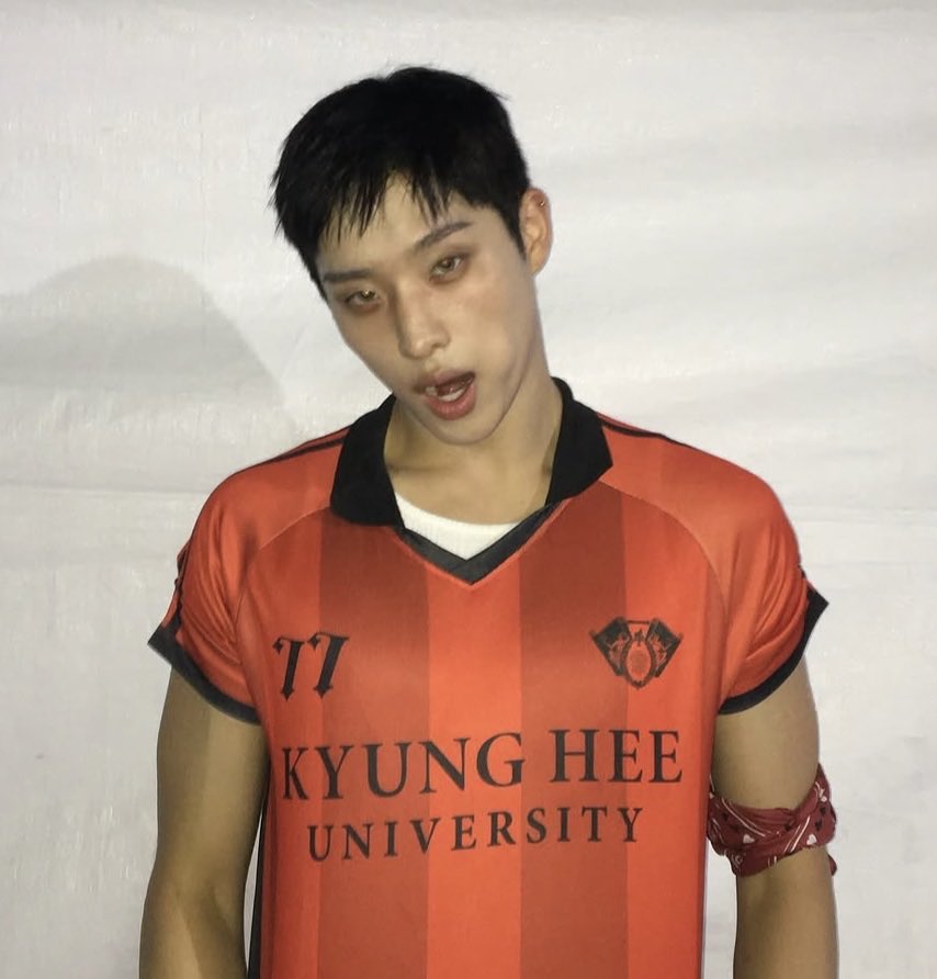 mysoulili's tweet photo. the kind of pics you upload to grindr https://t.co/ocqzdjHbWa
