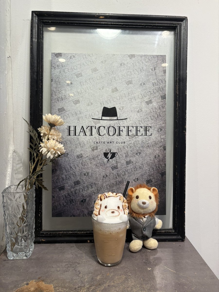 K3hHo's tweet photo. HATCOFFEEで３Ｄラテアートのニーリー作ってもらいました。
可愛すぎてなかなか飲めなかったよ
#ぬい活
#HATCOFFEE https://t.co/TdotaCjbFM