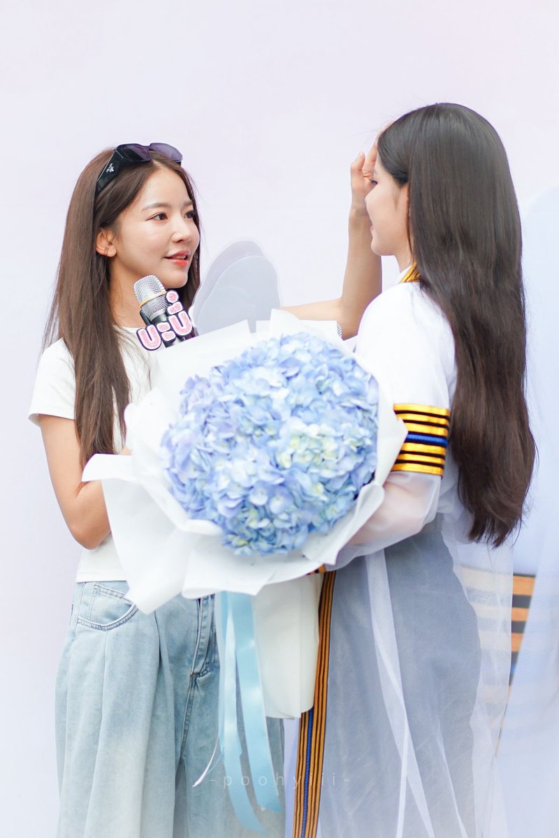 hrtsyada's tweet photo. This bouquet is so beautiful
#faymay #fay_riezz #mayyada #maywyda #faymayentertainment @Fay_riezz @FAYMAYent @maywyda https://t.co/jBQNOvN9t3