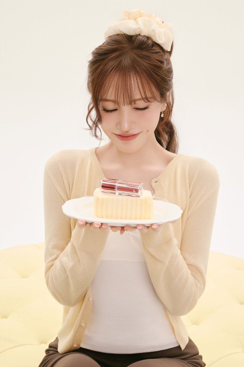 kimlijeuu's tweet photo. mau kue apa lippies?? https://t.co/YGlFL5ZpXU