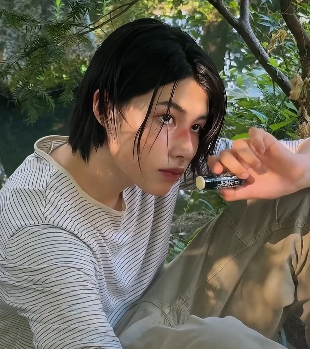 ttalgiivee's tweet photo. HE LOOKS SO PRETTY https://t.co/JFh6ktKMpb