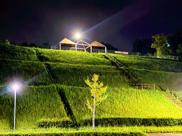 BlackAngleX's tweet photo. 仕事で来月から新たなプロジェクトが立ち上がる
課長代理が着任して率いるが
マネージャーがおらず、僕に命令が来た

実は前々から打診があり
断ったり、無視してたら
他に誰もいないから受けろと

しんどいなぁ、正直
掛け持ちは

プロジェクトの提案資料をみてたら
この時間

ため息しか出ないなぁ https://t.co/ynXqDGwz0L