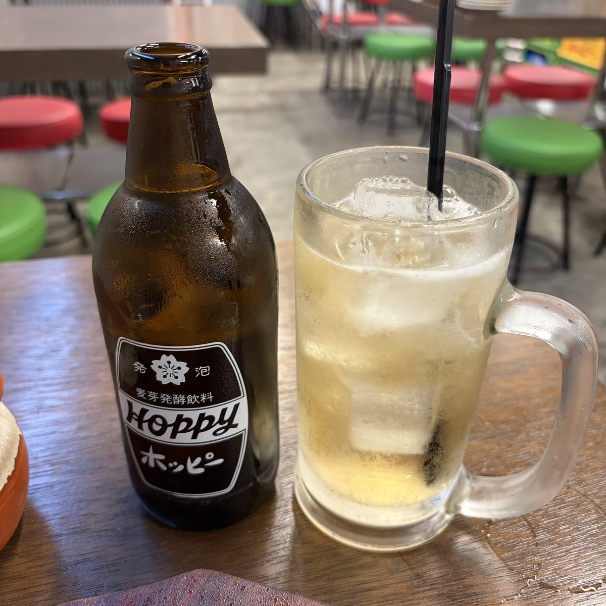 acala_naatha's tweet photo. お疲れ様でした！今日も野毛飲み🍻

以前訪れた「ただ乃屋」さんで、まずはちょい飲みセットからスタート。
1430円でこのボリュームは満足度が高すぎます…！

案の定お酒が足りなくなってホッピーを追加。
ごちそうさまでした！ https://t.co/1fSmz6agSW