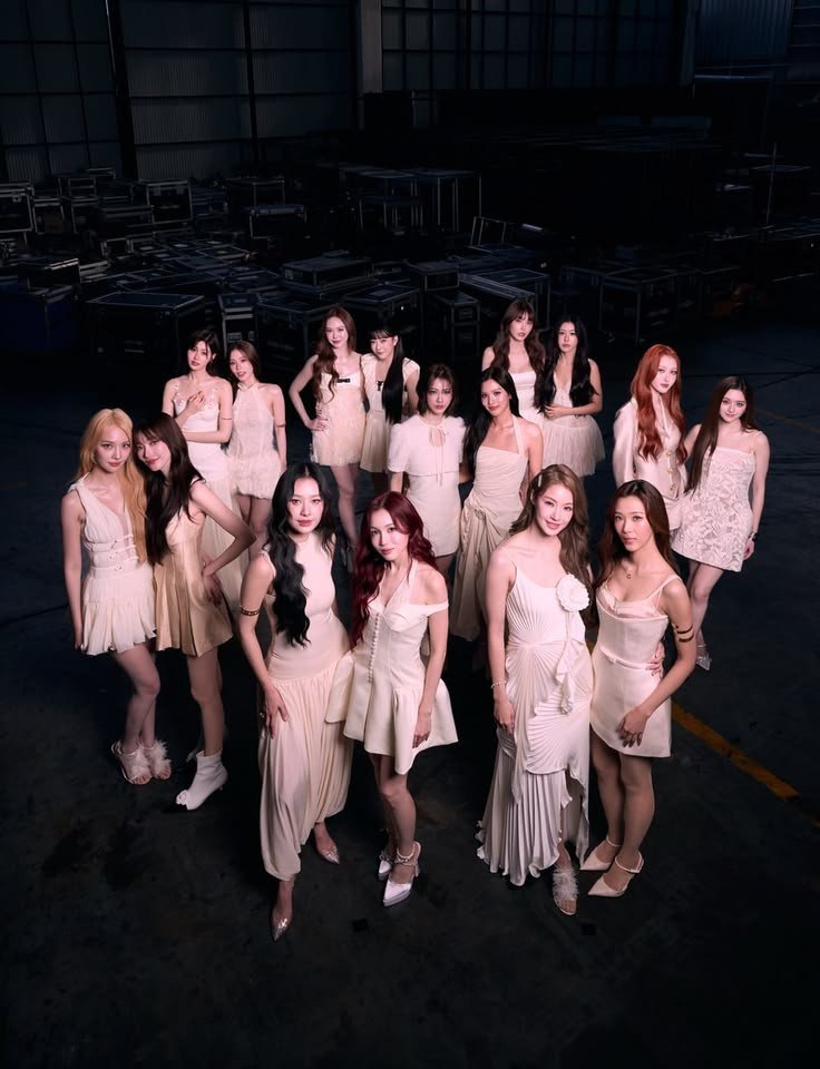 janjanixc's tweet photo. THE POWER OF THIS PHOTO HOLDS. FUCK YOU @GMMTV https://t.co/VC1WmVVa5o