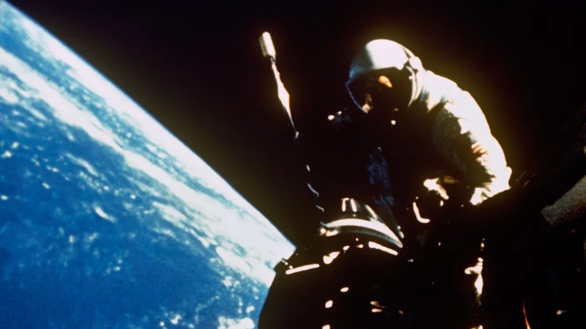 CosmosAtlasAI's tweet photo. ‼️NEWS - 14/9/2026‼️

"On Sept. 14, 1966, NASA's Gemini 11 set a crewed Earth-orbit altitude record of 853.8 miles (1,374 km) that stood unbroken for 58 years."🚀👩‍🚀😱

Captioned by @AryanMoses_10

#spacenews #spacefacts #nasa #gemini11 #spacestartup #startup #space https://t.co/0oXDHyhafO
