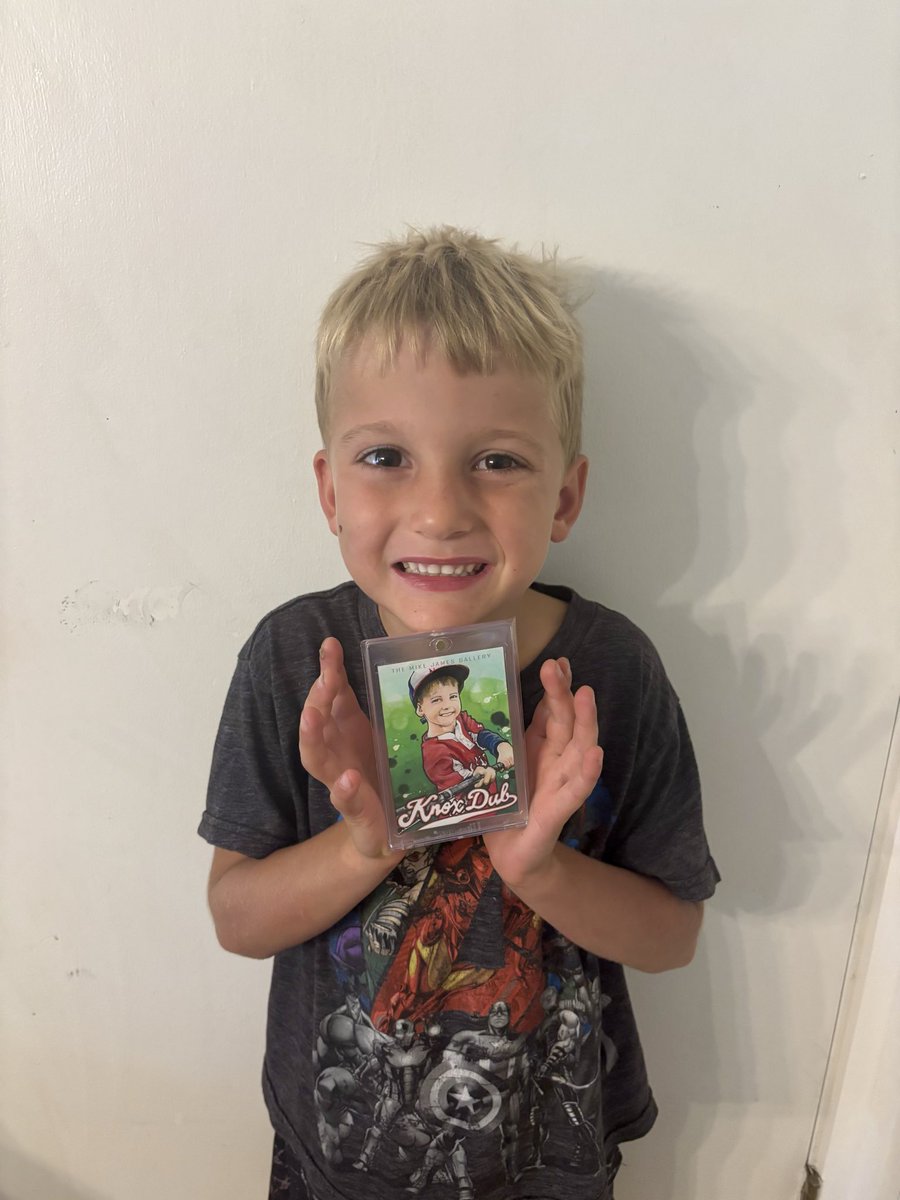 MrKdub's tweet photo. And they say that the PERFECT card doesn’t exist… (For a THIRD time!)
At the end of each of my son’s first tee ball season; I always enlist @MikeJamesArtist to create their first 1/1 rookie card! You crushed it again, my friend!
The #KnoxDub Tee Ball Rookie 1/1 Card 🤩 https://t.co/sWp1sajX8p