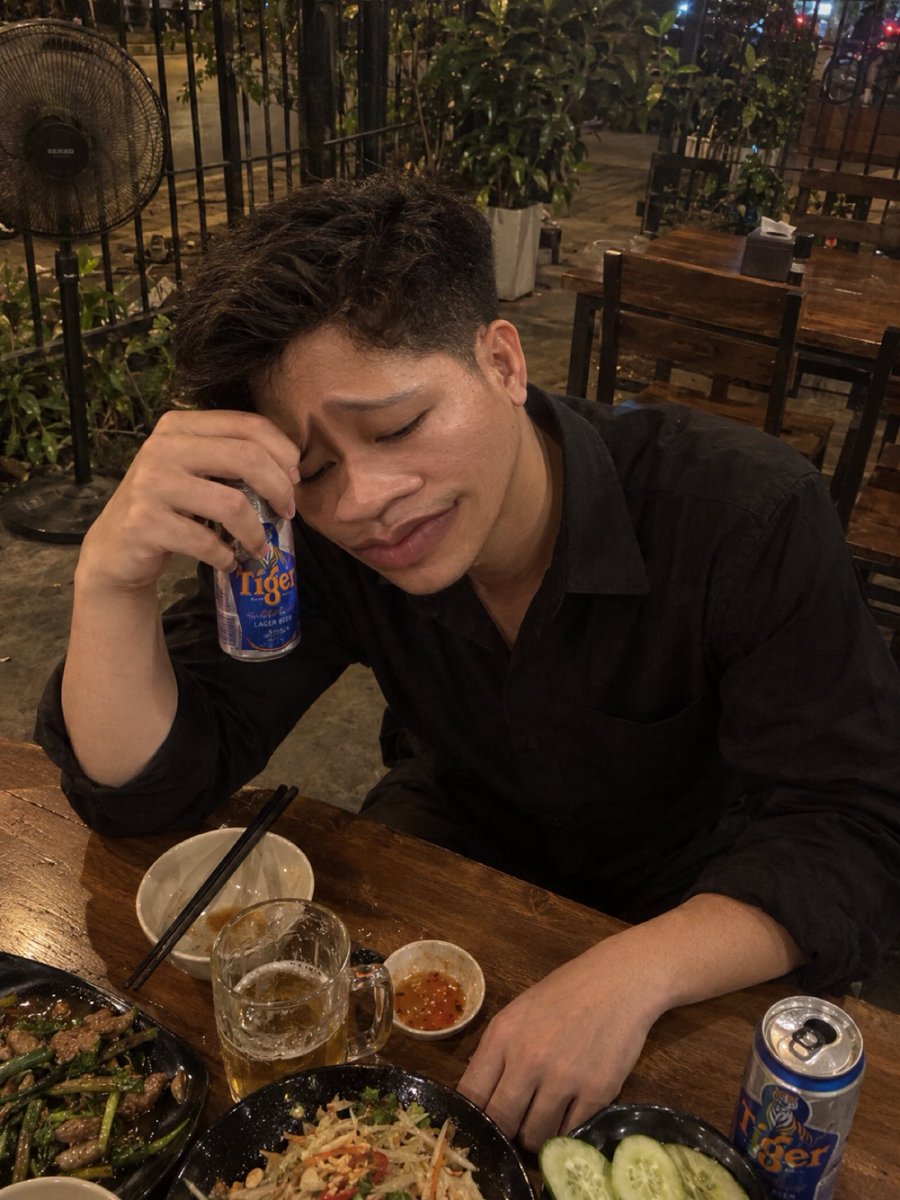 HaiCu14cm's tweet photo. Đợi a nhậu xong a ra liền..😉🤪 https://t.co/3HaMW4GHMn