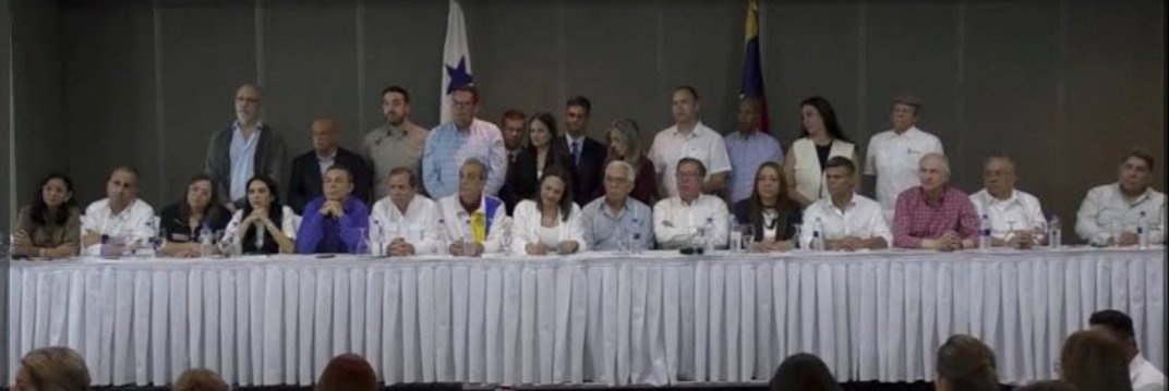 wilfridoGuevar6's tweet photo. Los meten a todos en una licuadora y no sale uno solo bueno. https://t.co/7shB3qEwPu