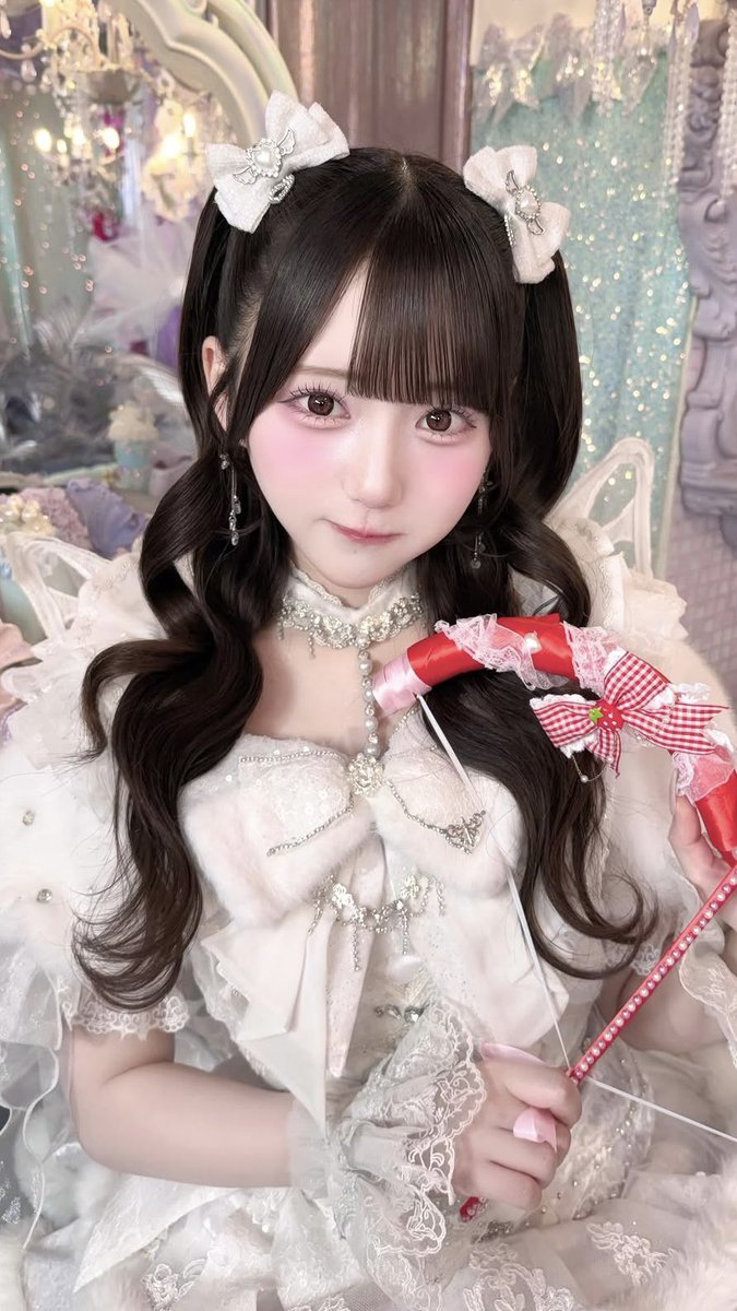 y3y33310's tweet photo. 田島櫻子ちゃんの「絶対に崩れないアイドル前髪」の作り方、有益すぎる✍🏻✨
こんなに動いても前髪全く崩れてないのすごいし、全力で頭振って見せてくれる櫻子ちゃん可愛すぎる🥹🤍
前髪命だから絶対真似する❕✊🏻 https://t.co/fIQWL6vhQ0