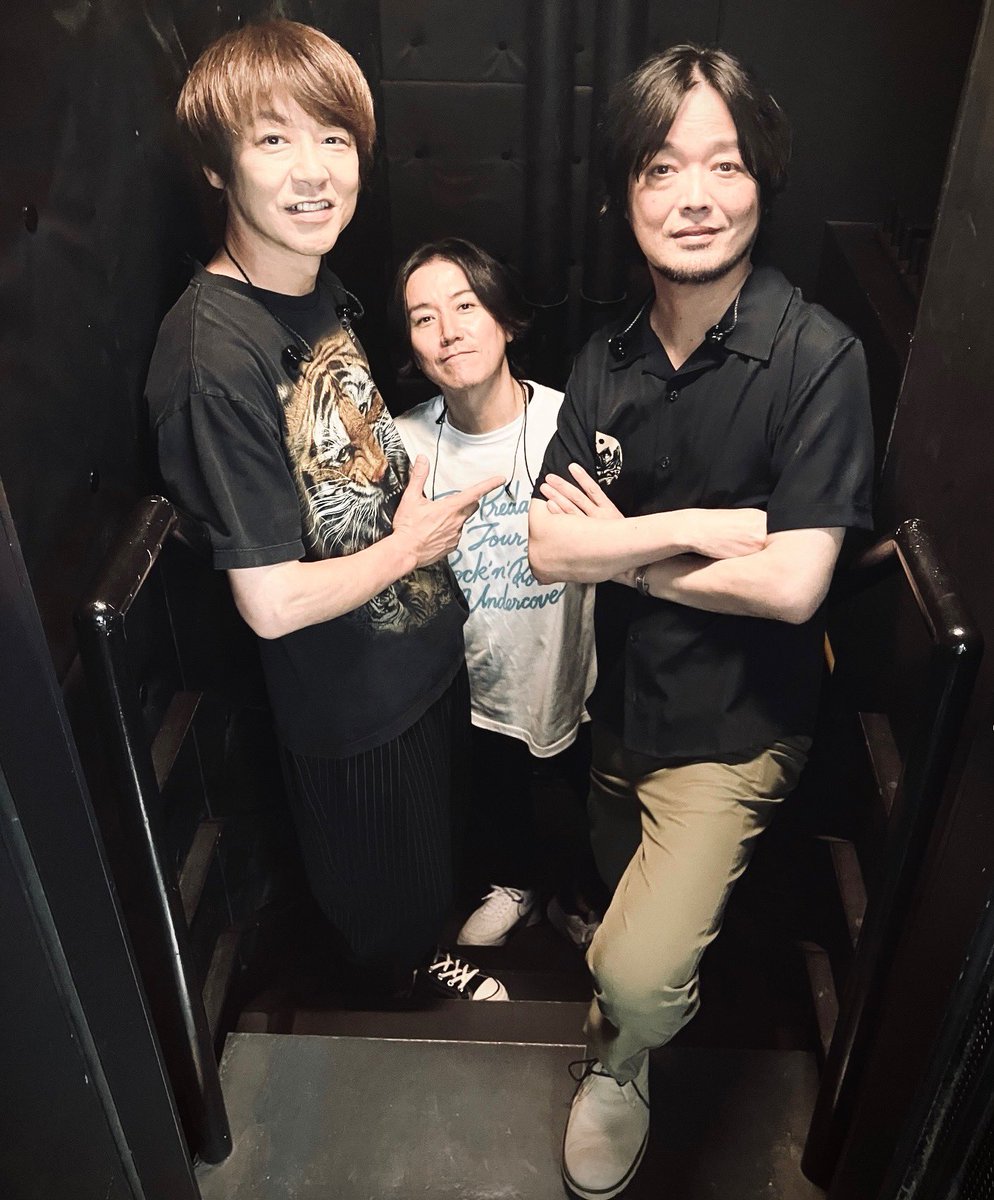 THEPREDATORSJPN's tweet photo. 今日はTHE PREDATORS. 8年ぶりのツアー “ROCK’N’ROLL UNDERCOVER”初日の高円寺 HIGHでした。
メンバーの楽しそうな様子が伝わったライブになったと思います。
お越しの皆様ありがとうございました！
短いツアーなので1公演1公演楽しんでいきたいと思います！
次のライブもよろしくお願いします！ https://t.co/wIqO4SDeVa