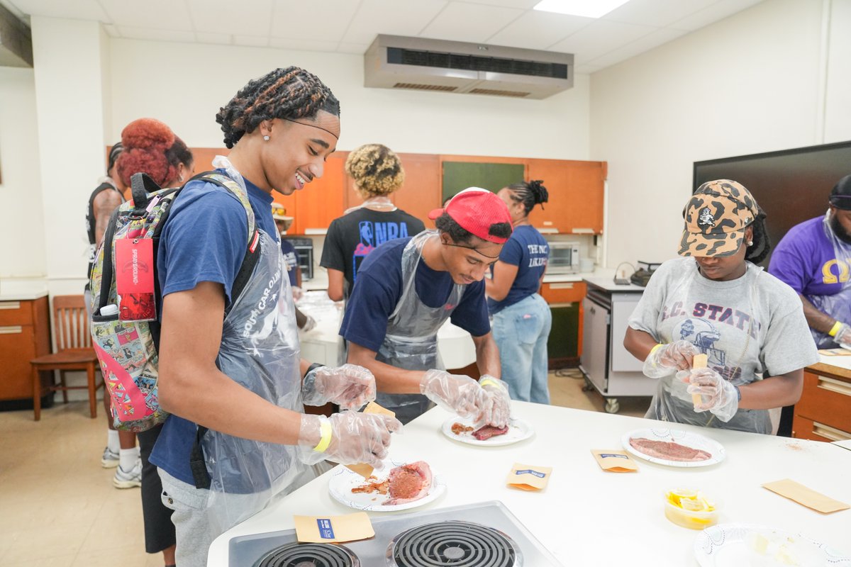 SCState1890's tweet photo. The MEAT Up was a sizzling success during #AgAndLandGrantWeek! 🔥

SC State students got hands-on experience learning the art of grilling, exploring three different steak varieties, learning about marbling and cuts of meat.

Thank you to everyone who joined us! 🥩 https://t.co/D6n4dgKkrG