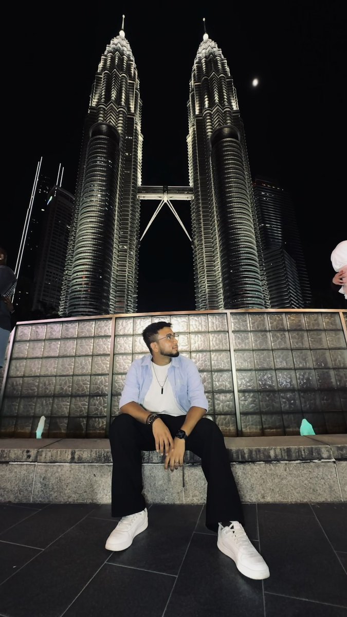 Deepenchettri9's tweet photo. Somewhere between the busy streets of Kuala Lumpur and a view like this, you realize that travelling isn’t just about seeing new places. It’s about becoming someone who has more stories to tell.

One place checked off. A whole world still waiting.

#kualalumpur https://t.co/Mv4RUxE7jY