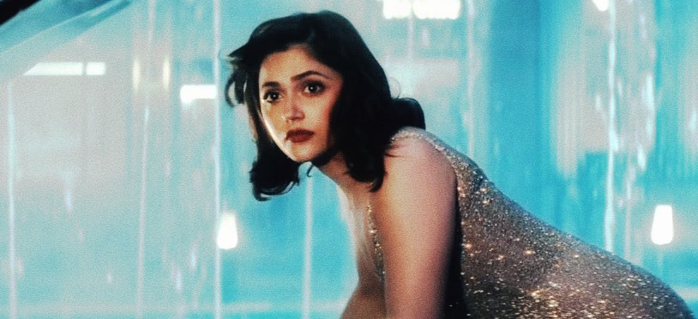 aneethourly's tweet photo. this diva https://t.co/KIfuT8MiK0