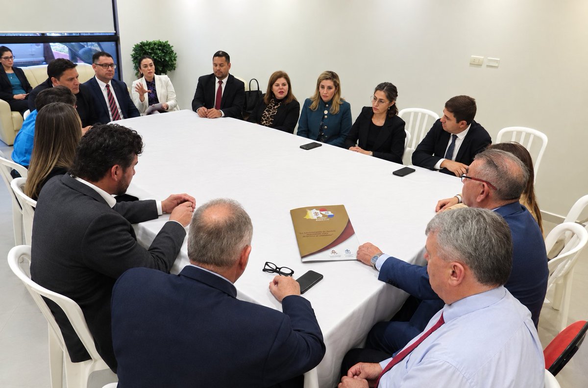 Copajucap's tweet photo. Durante la jornada se abordaron diversos temas de relevancia institucional, orientados al fortalecimiento, desarrollo y proyección de la Asociación COPAJU PY, reafirmando el compromiso de sus autoridades con el crecimiento y consolidación de la institución. https://t.co/63pN4stbIg