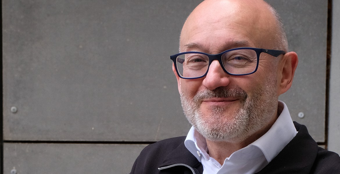 LatAmcinema's tweet photo. José Luis Rebordinos, director del Festival de San Sebastián https://t.co/vbuivALUNF

“Si dejamos de lado algunas cosas que tienen que ver con nuestro propio orgullo y prestigio, conseguiremos que los festivales sean más racionales y que las películas tengan mejores circuitos”. https://t.co/e9wk9u5Dul