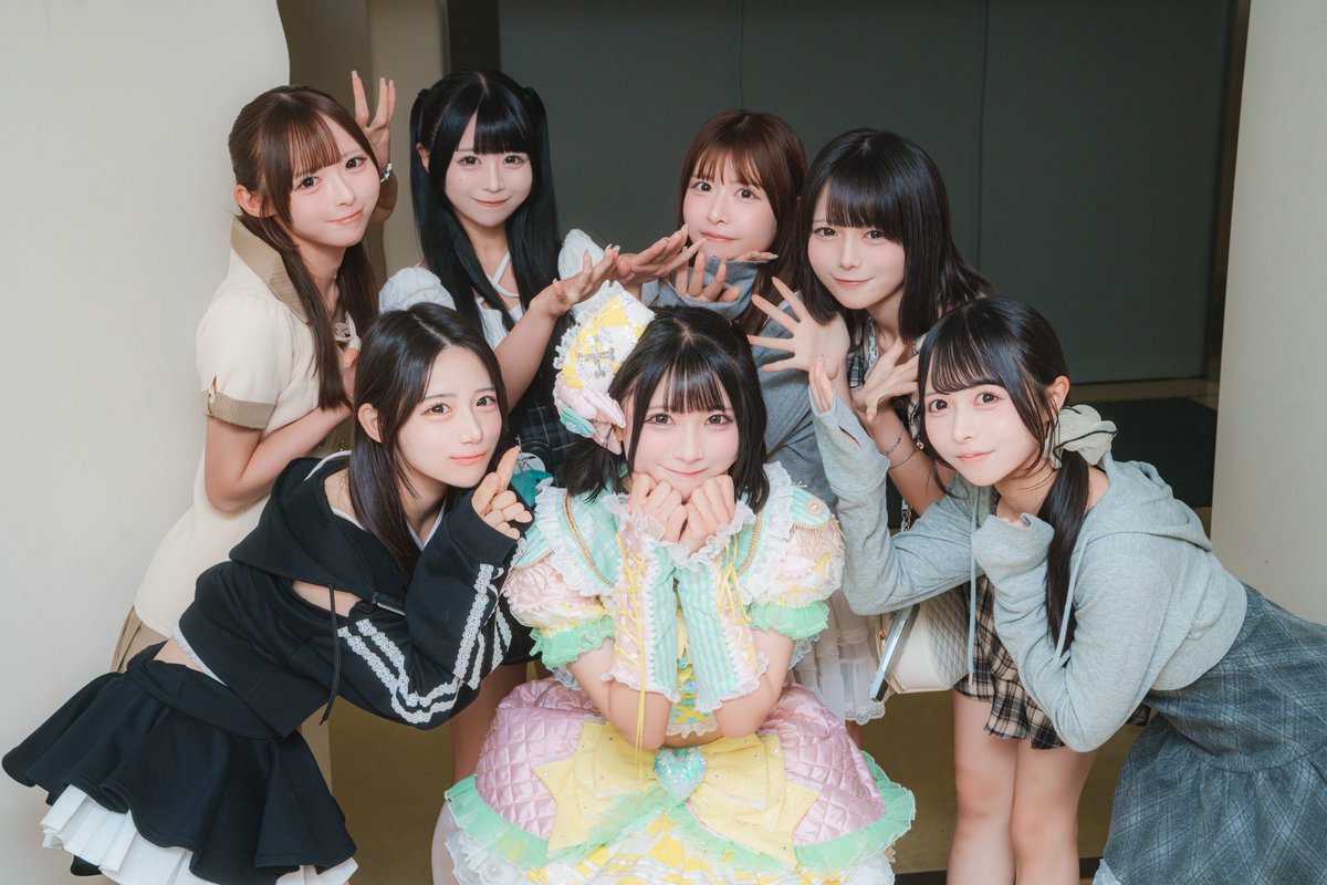 MEGAFON_idol's tweet photo. ふりるの応援をしに駆けつけました📣🌟

たくさん忙しい中、MEGAFONと一緒にこの夏を駆け抜けてくれたふりるに大感謝💛🏴‍☠️ いつも本当にありがとう♡

#MEGAFON #メガフォン #よるあみ https://t.co/2V0JrkSWrY