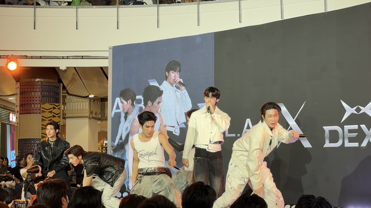 DomundiTV's tweet photo. ขอขอบคุณ @LABXClinic ที่ให้เกียรติ “มาร์ค” “ปาร์ค” “คอปเปอร์” “ฟีฟ่า” “ภูผา” “รีออน” และ “เท็ดดี้” ได้มาร่วมงานในวันนี้นะคะ 🥰

ขอขอบคุณแฟน ๆ ทุกคนที่มาเจอกัน รวมถึงแฟน ๆ ที่ส่งกำลังใจมาให้หนุ่ม ๆ ด้วยนะคะ 🫶🏻✨️

#LABXxDEXXGrandOpening
#มีXต้องมีDEXX https://t.co/zBIbZTKUPz