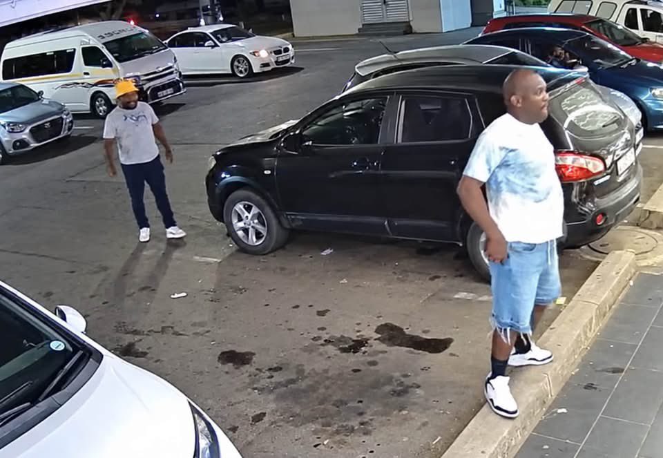 Abramjee's tweet photo. Hugging Gang Sought For Cellphone Thefts: Durban -  KZN

The public is warned to remain vigilant for members of a “Hugging Gang” operating throughout Durban in KwaZulu-Natal.

The suspect dressed in a blue and white T-shirt approaches victims under the pretext that he knows them. During the conversation he distracts and embraces the victim while pickpocketing (picture 3) their cellphone.

The stolen cellphone is immediately handed to an accomplice wearing a yellow cap. The suspects then leave the area before the victim realises that the device has been stolen.

Victims are often left confused by the interaction and only discover the theft after the suspects have departed.

Kindly contact Reaction Unit South Africa (RUSA) on 086 1234 333 if anyone has information regarding the suspects.

Please share.