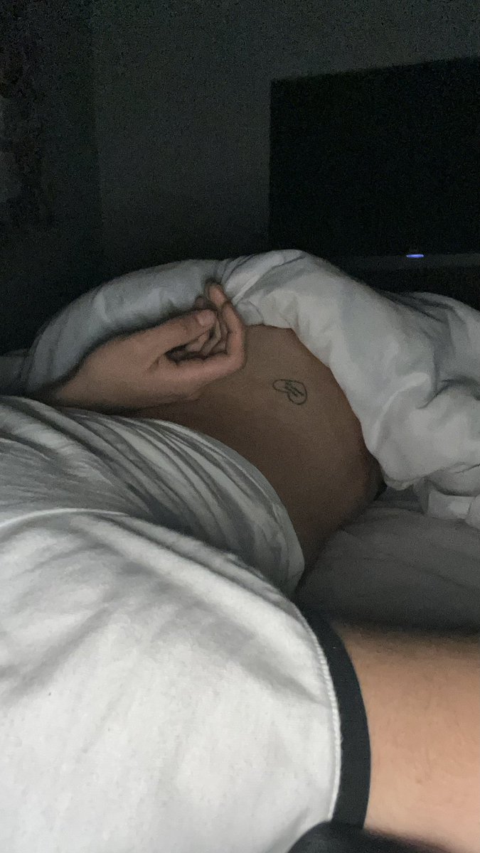 KevinEspinxchu's tweet photo. Necesito masajes :( https://t.co/ZsPhGYoLyx