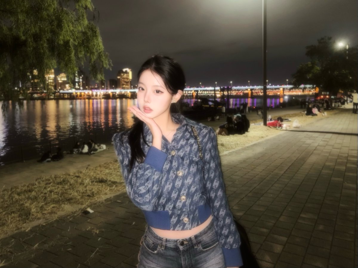 bomdaeng_ii's tweet photo. 한강 느좋이쟈나ㅏㅏ!! 완젼 내 #퍼컬 블루 https://t.co/vtMMpXnBIx