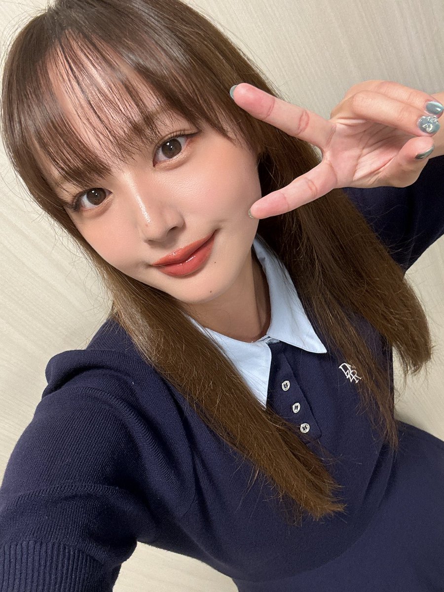 tateno_saki1113's tweet photo. 【お知らせ】

この度、KANGOL REWARDさんとのコラボが決まりましたー！！！！

今回は、半袖Tシャツ、スウェットパンツ、バングルの３種類デザインしました！！！

［完全受注生産］になっており、今月受注開始予定です！！！

是非この機会にゲットしてね！
#KANGOLREWARD https://t.co/kziPHphAaZ