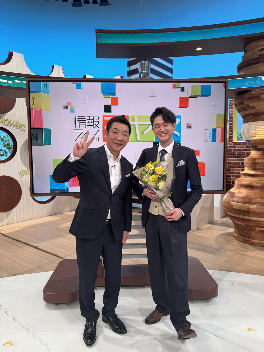 ShutaroTakeda's tweet photo. コメンテーターを務めていたミヤネ屋が９月で番組終了ということで、今日が私にとって最終出演日でした。

きっと多くの方は、コメンテーターを「言いたいことを言う楽な仕事」と思っていることでしょう。
しかしいざカメラの前に回ると、それが真剣での果たし合いのような緊張感のある仕事だと身に沁みて実感します。
たった1%の視聴率が100万人を意味する地��波において、１秒の価値は計り知れません。その中でコメンテーターに与えられる時間は１回僅か30秒ほど。この僅かな時間のアドリブでの言葉選びで、放送後に自らがSNSで叩かれるか、それとも視聴者から応援の電話がテレビ局に殺到するかが決まる訳です。

MCである宮根誠司さんが化け物なのは、いわば当然だと納得しました。
台風のように台本を無視し、番組の構成まで生放送中に変えてしまう宮根さんですが、結果として視聴者に目を離させない作品が毎回出来上がっている腕前にはいつも舌を巻きました。
宮根さん長年、本当にお疲れ様でした。
スタッフの皆さま、有難うございました！