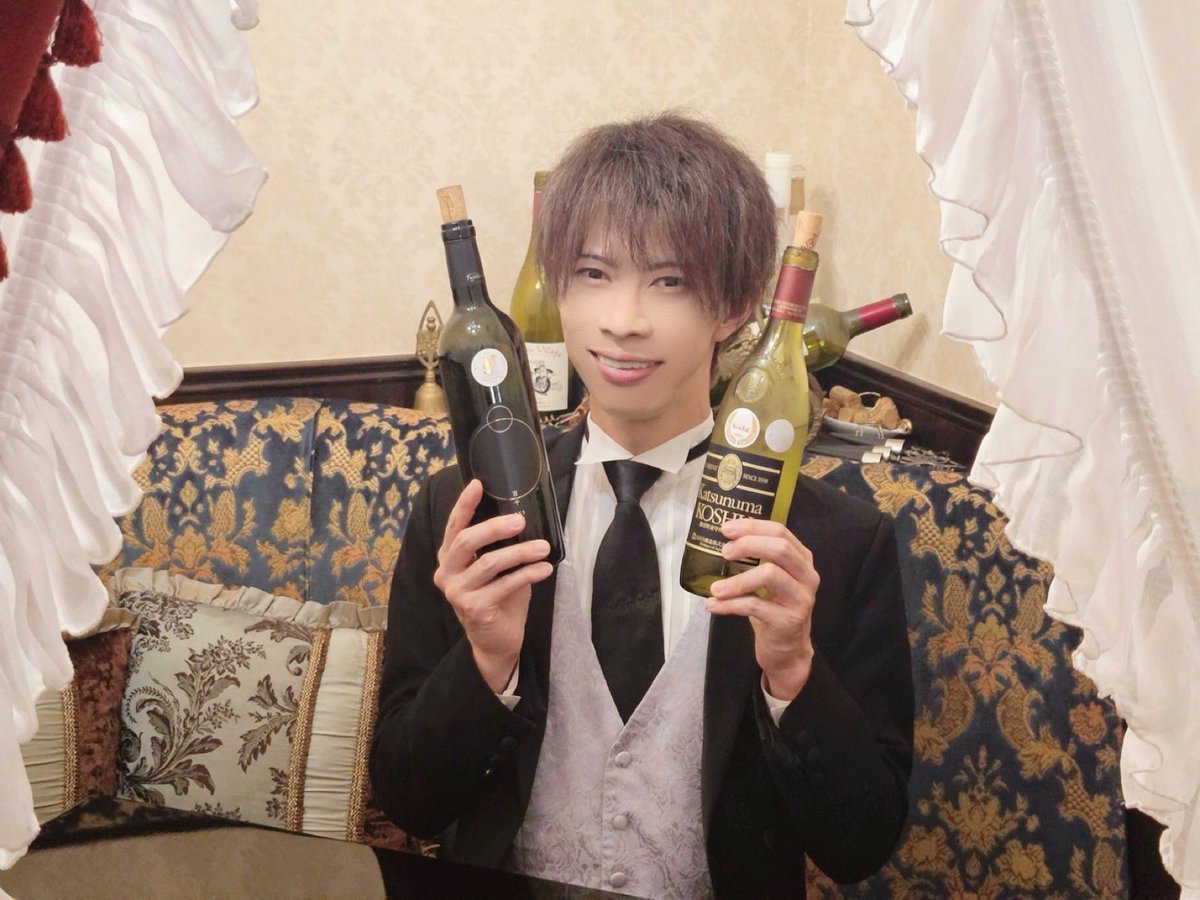 sw_noumi's tweet photo. 白百合醸造「甲州勝沼」
フジクレールワイナリー「百千AX3」

本日は山岡とともに2種類のワインをご用意いたしました。

お召し上がりいただき、誠にありがとうございました。

山梨ワインの真髄を味わっていただけましたらば嬉しゅうございます。

それでは、また明日。 https://t.co/r9KHfjBrhW